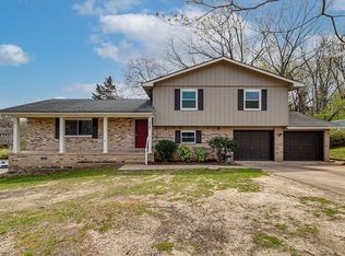 518 Woodcroft Dr, Hixson, TN 37343