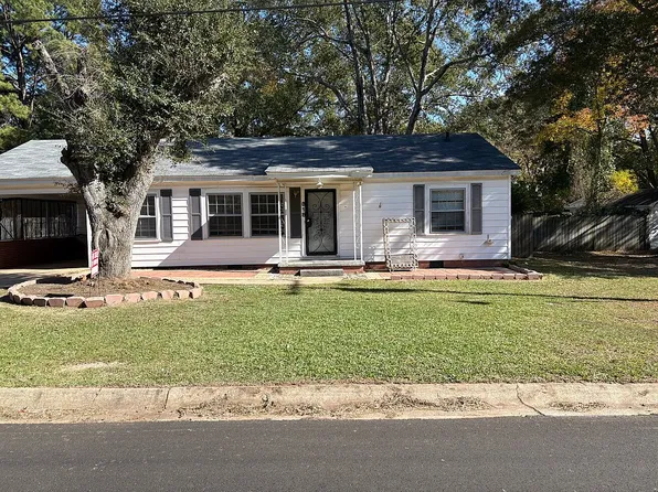 818 Maple St, Magnolia, AR 71753