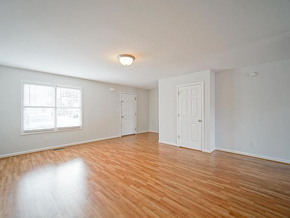 4th image of 1810 Broadway St Unit 210