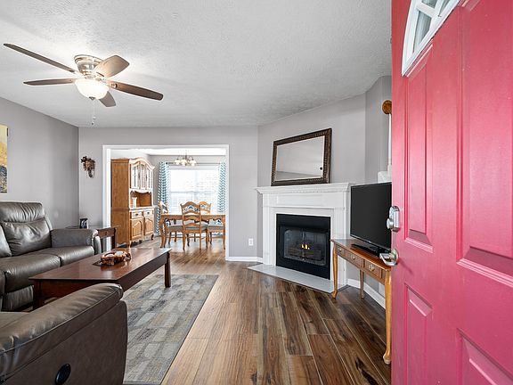 4th image of 3502 Clover Hill Dr