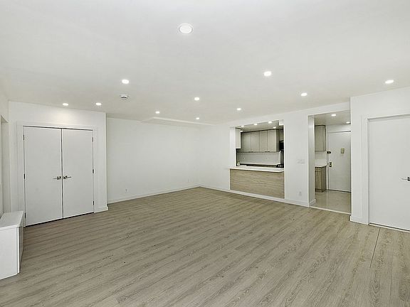 5th image of 2815 Ocean Pkwy #L2-3