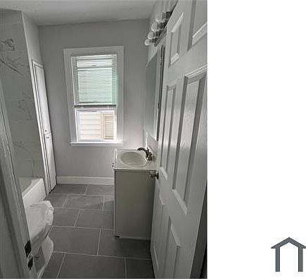 5th image of 3216 W Philadelphia St