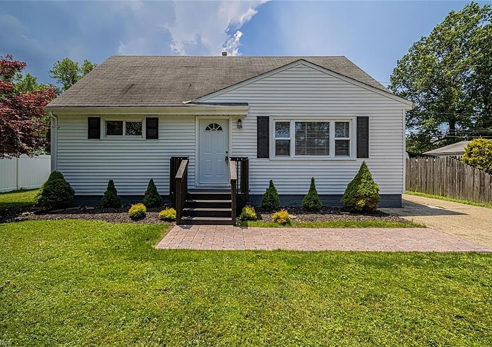 1st image of 50 Wrenwood Dr