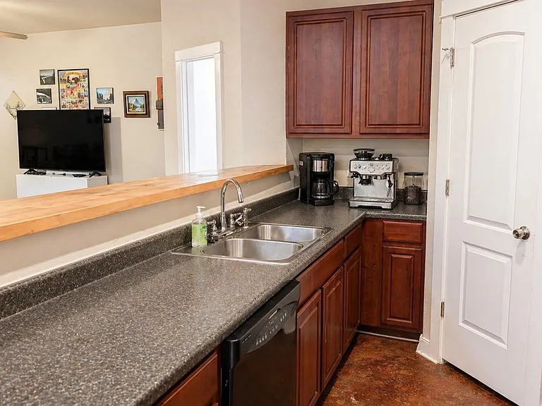 200 W North Loop Blvd #A — Photo 4