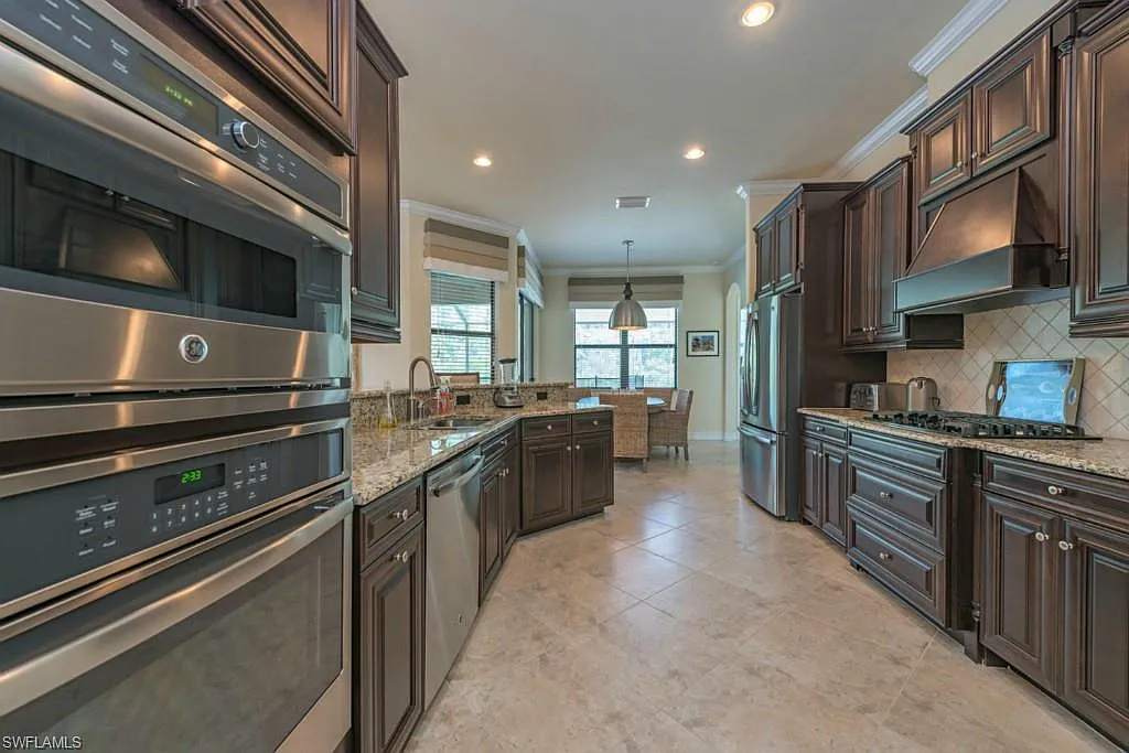 5 bed, 3.5 bath, 2900 sqft, $15,000 — Photo 3