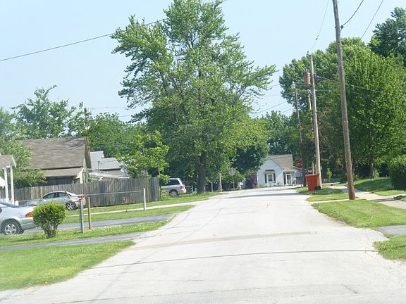 4th image of 221 N Pine Ave