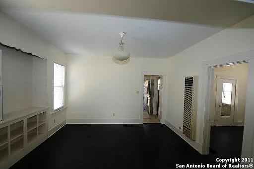 423 W Huisache Ave — Photo 12