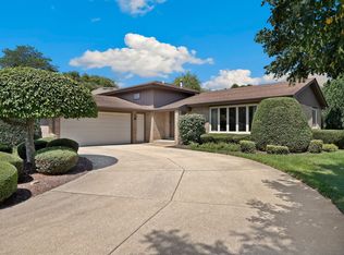 10854 Chaucer Dr, Willow Springs, IL 60480