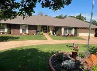 607 N Park St, Guthrie, OK 73044
