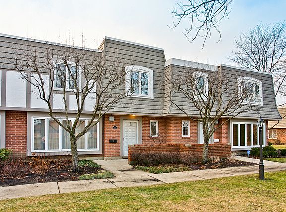 2nd image of 664 Lyons Cir
