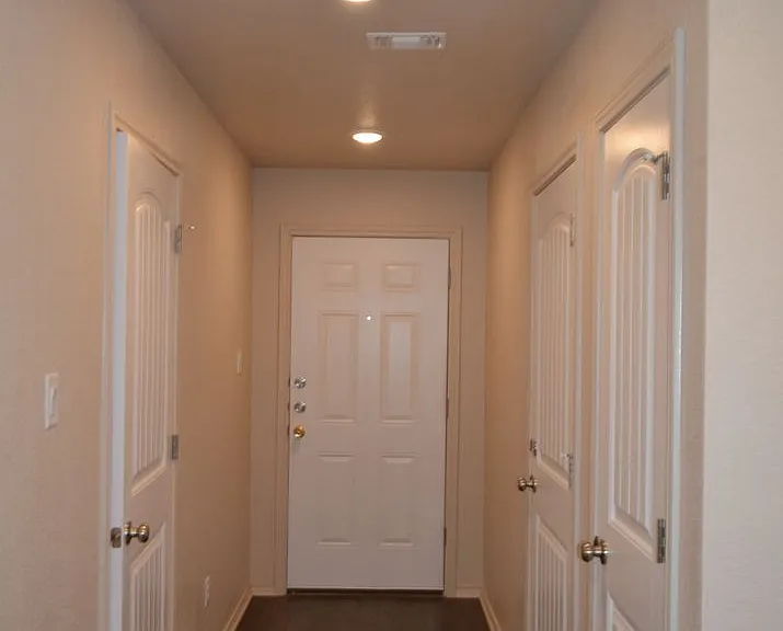 1701 Castroville — Photo 2