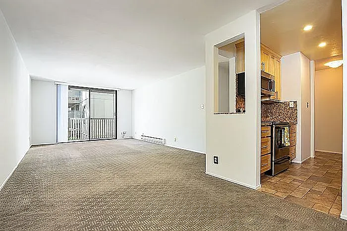 5252 Shelter Creek Ln — Photo 3