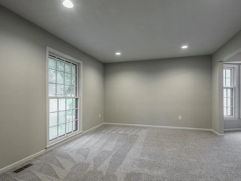 10116 Nieman Rd — Photo 27