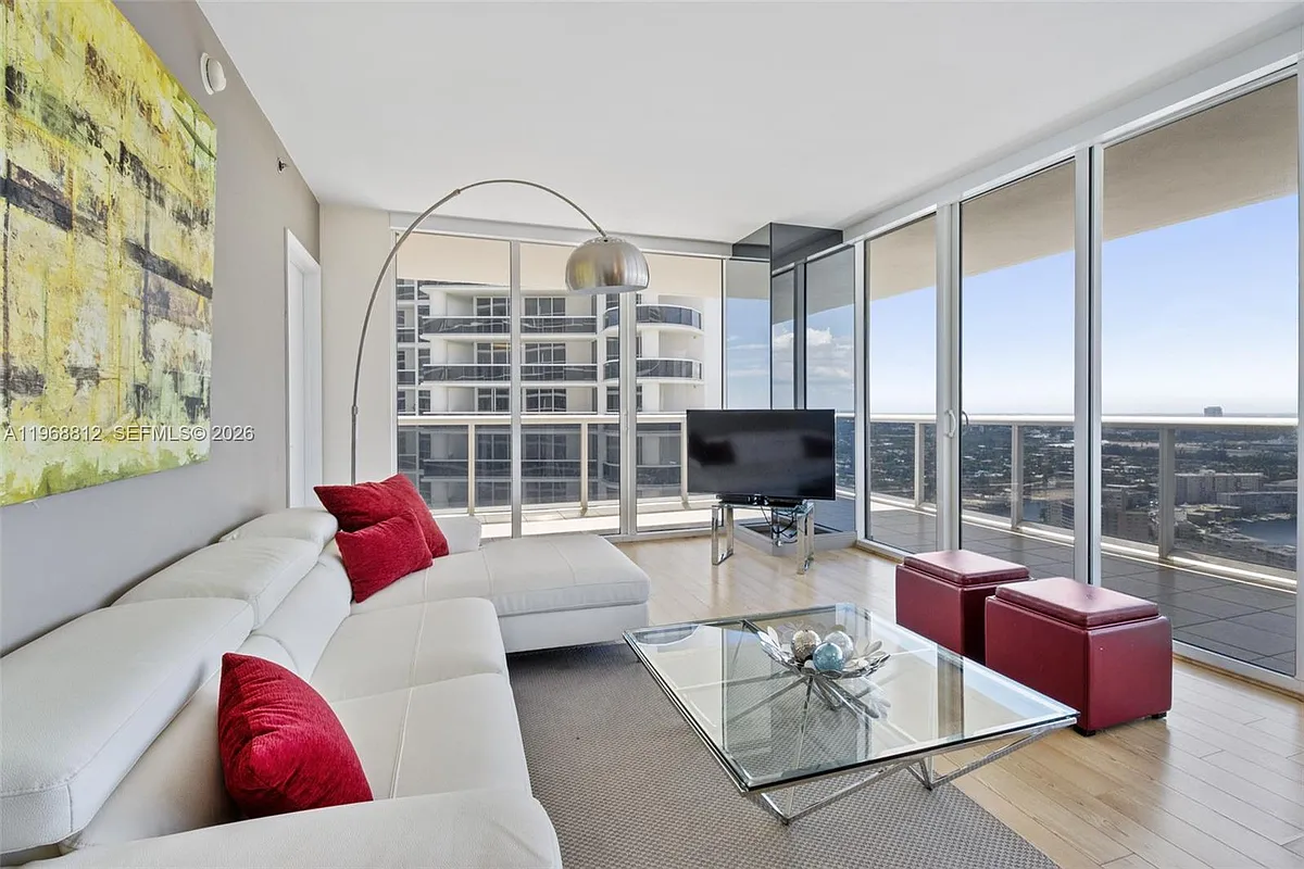 Building Photo - 1830 S Ocean Dr #3906