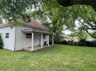 307 6th Ave SE, Gravette, AR 72736