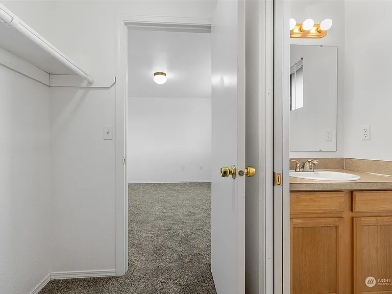 1121 S Woodlawn St #1 — Photo 12