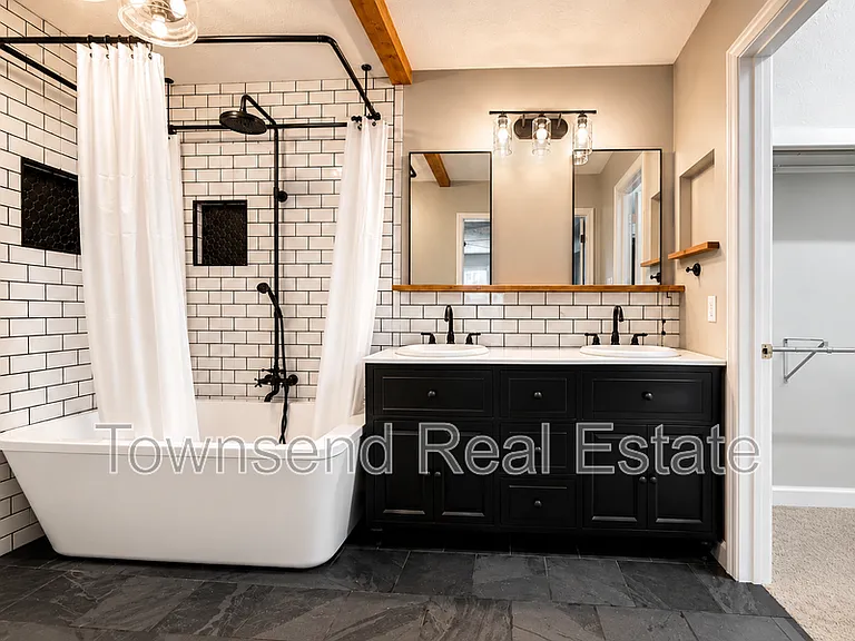 2937 Delaware Dr — Photo 21