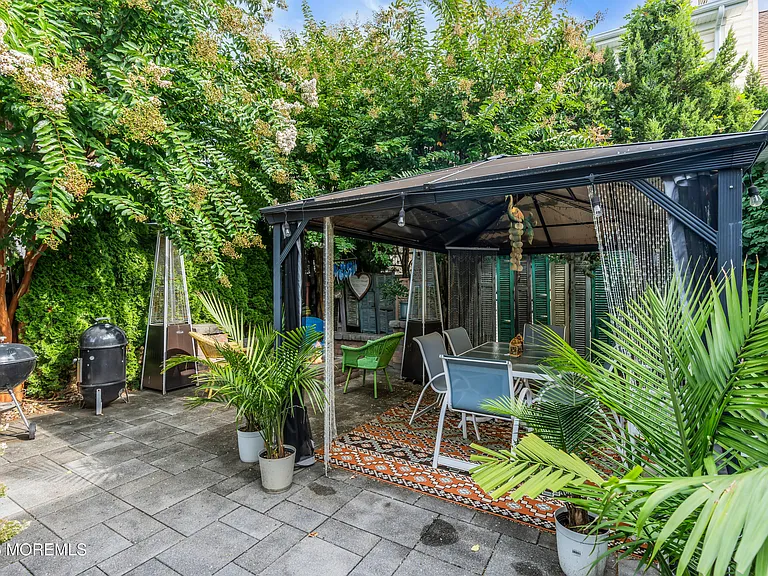 67 N Farragut Ave — Photo 42