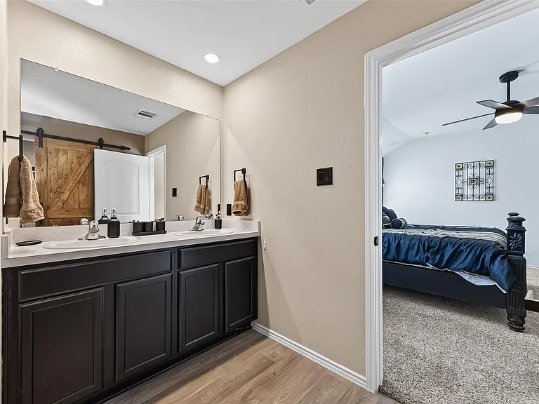 14319 Rain Dr — Photo 33