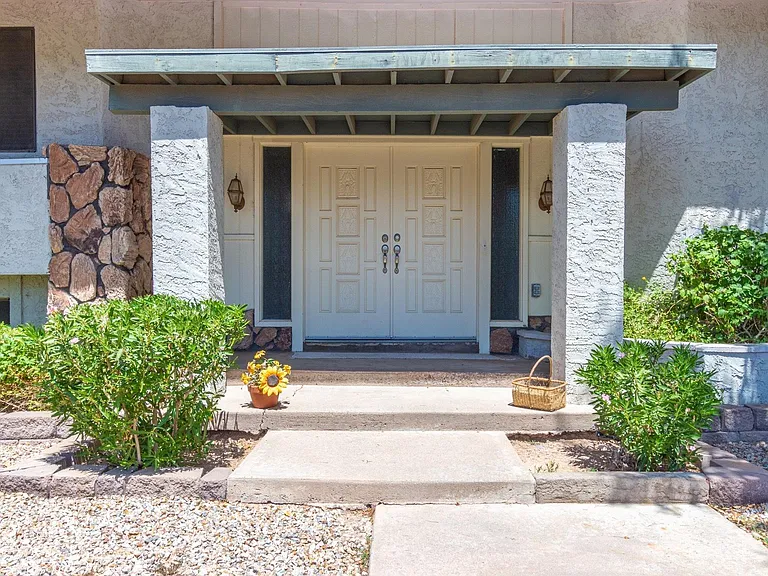 1701 N Barkley — Photo 11