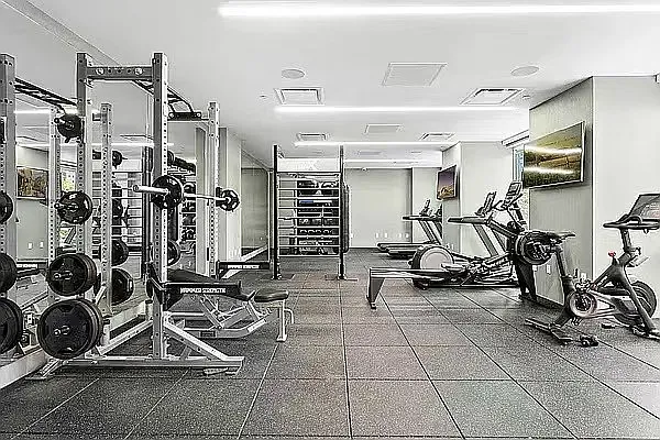 1399 Park Ave #6G — Photo 9