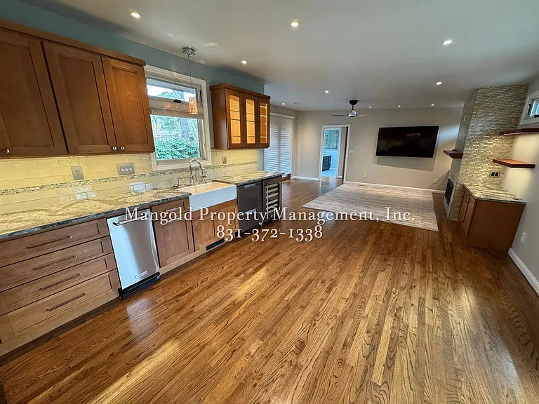 926 Ruth Ct — Photo 9