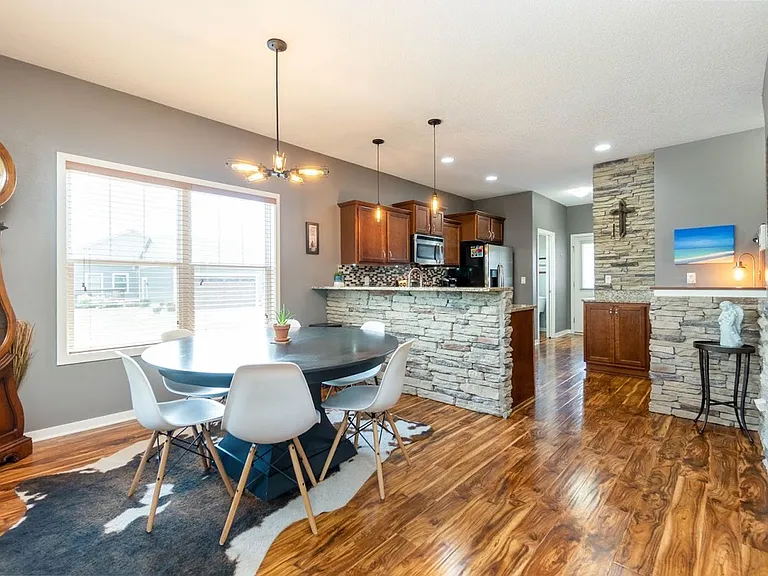1651 SW Arlan Dr — Photo 8