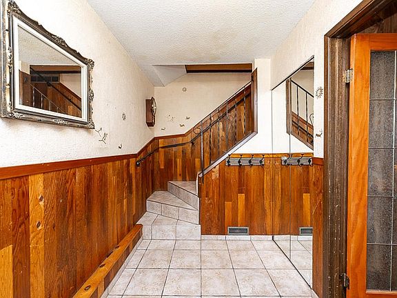 4th image of 6485 133a St