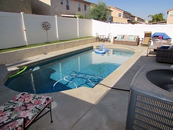2nd image of 320 Camino De La Luna