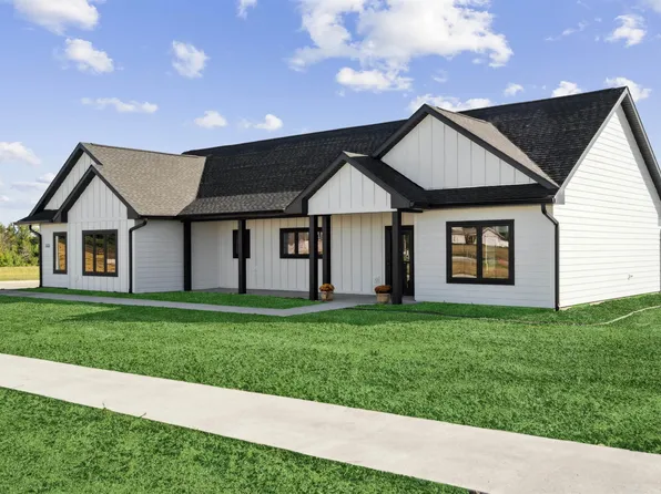 1820 Laramie St, Cedar Falls, IA 50613