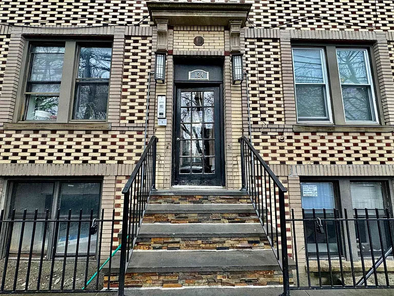 124 74th St #4 — Photo 9