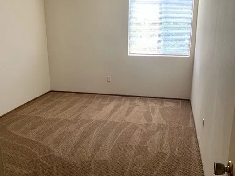 180 Searidge Ct — Photo 5