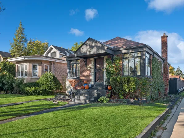 1235 N Elmwood Ave, Oak Park, IL 60302