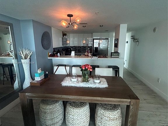 3rd image of 1800 N Bayshore Dr APT 3411
