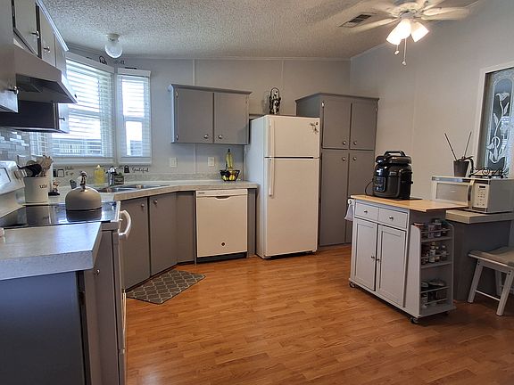 5th image of 309 Maple Crest Dr #309