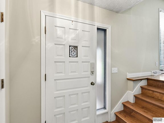 3rd image of 10929 Taylor St