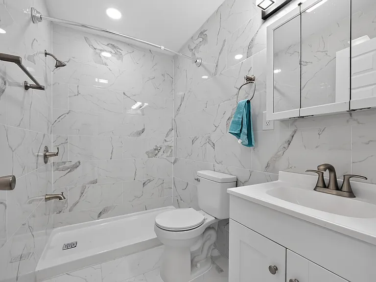 807 N 42nd St — Photo 31