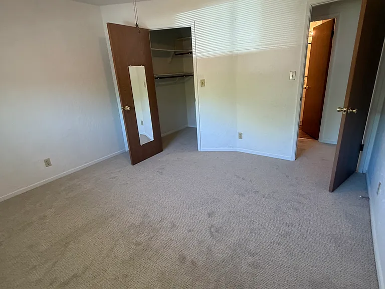 242 Caliente St #B — Photo 11