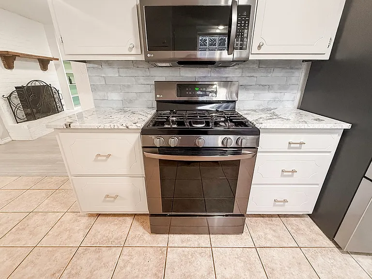 2605 Cambridge St — Photo 10