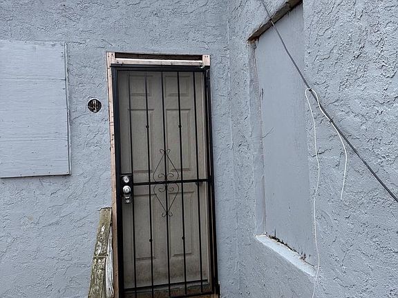 4th image of 1119 Brown St