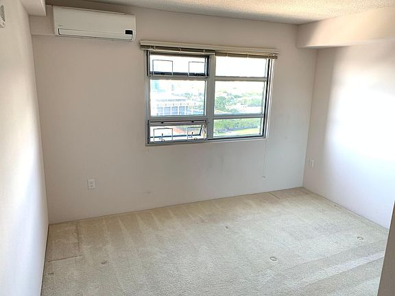 5th image of 801 South St APT 2810