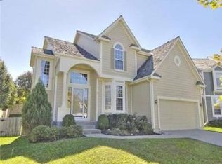 8917 W 126th Ter, Overland Park, KS 66213