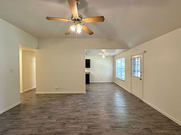 5th image of 2407 Caprice Dr