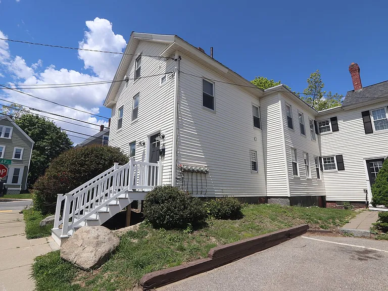 63-65-67 St.Thomas-4-6-8 Belknap — Photo 2