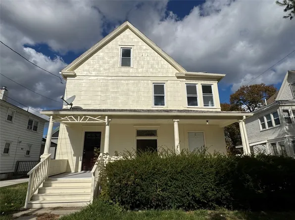 1103 Broad St, Endicott, NY 13760