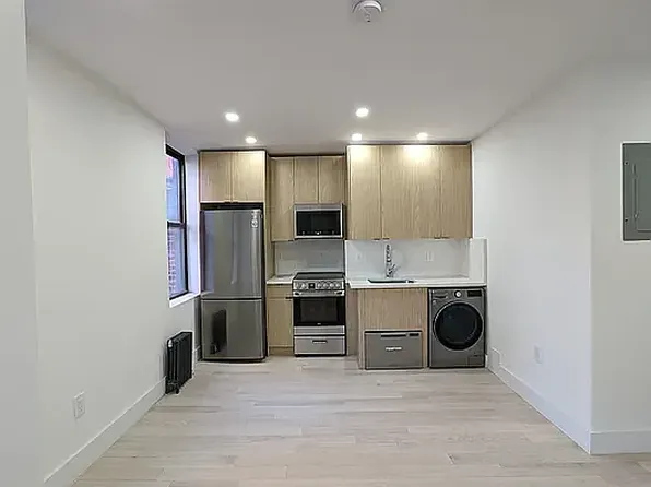 400 East 11th Street image 1 of 6