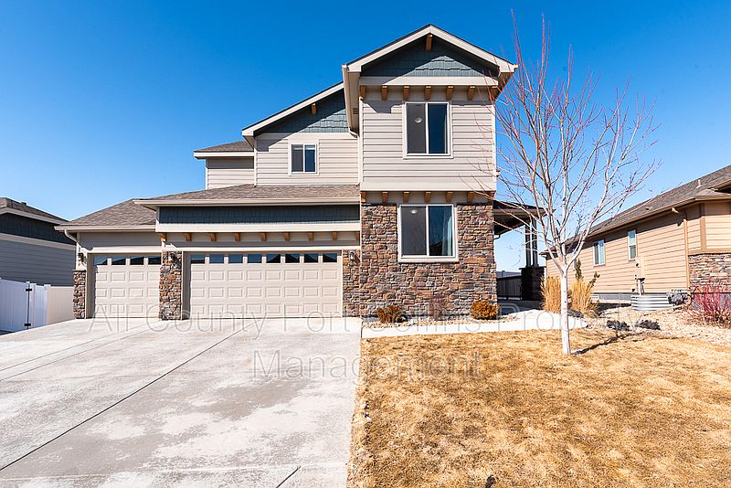 1st image of 5758 Carmon Dr