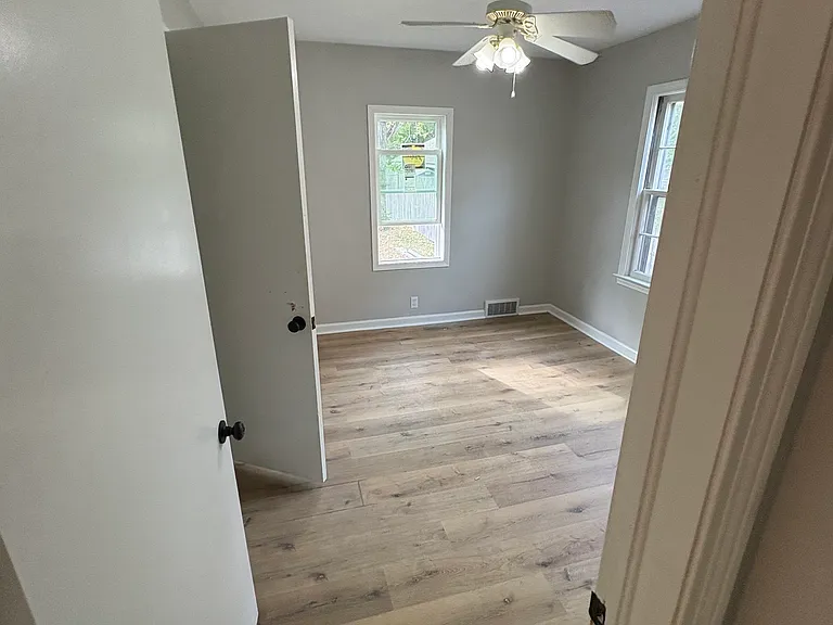 424 S Jameson Ave — Photo 22