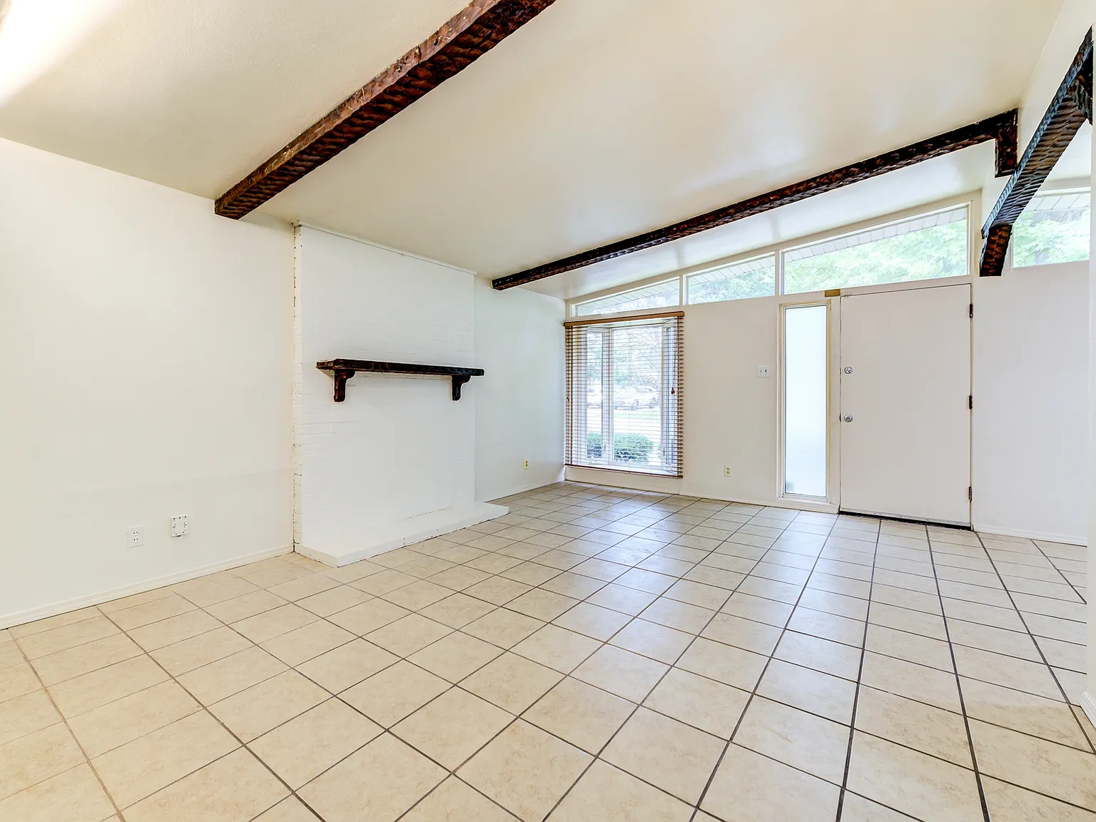 3 bed, 1176 sqft, $1,275 — Photo 4