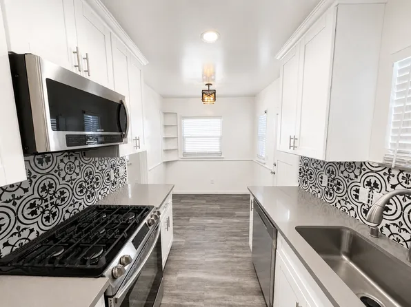 Completely Remodeled Spanish Style Midtown Apartment! Air Conditioning!, 586 San Clemente St, Ventura, CA 93001